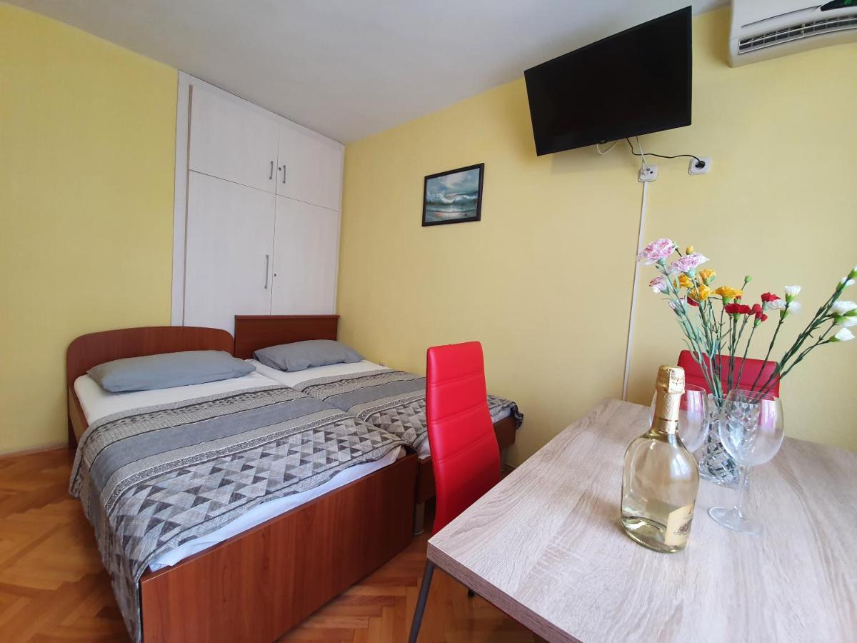 Apartments Ribarevic Makarska Exterior foto