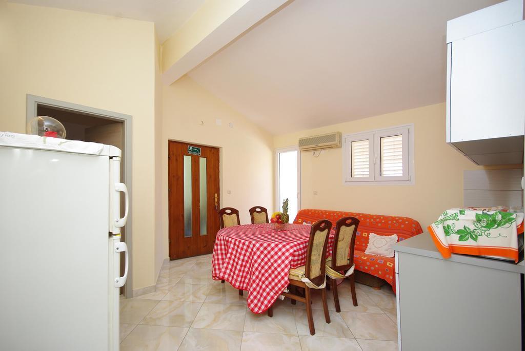 Apartments Ribarevic Makarska Zimmer foto