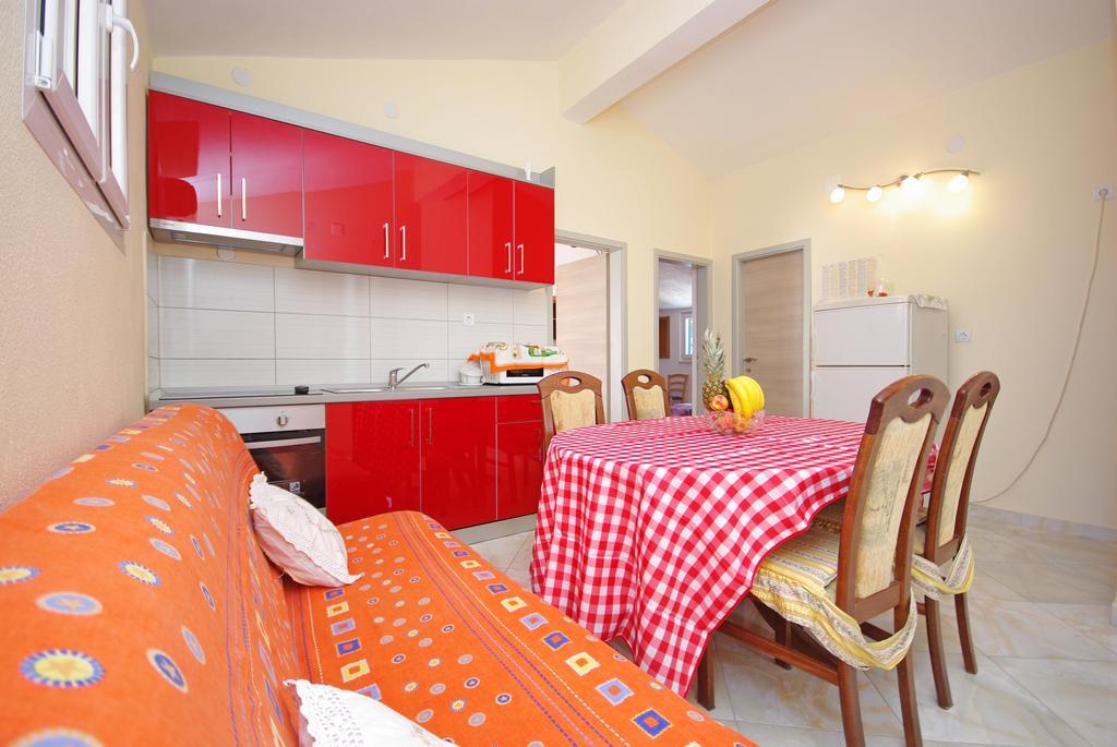 Apartments Ribarevic Makarska Zimmer foto